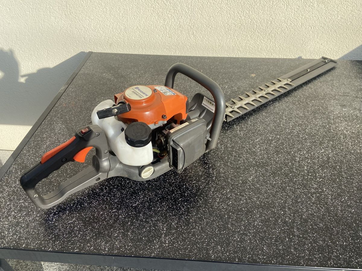 Tutte le macchine: Husqvarna 226HD75S – Usato da Seewis-Pardisla venduto da skoda8