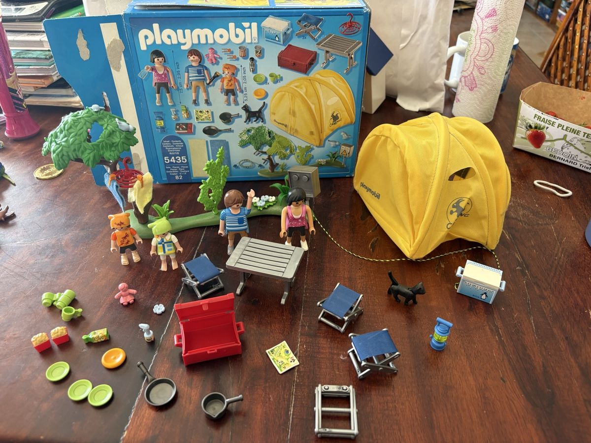 Playmobil Spielzeuge: Playmobil camping en famille – Gebraucht aus Vufflens-la-Ville von newlifegva 1