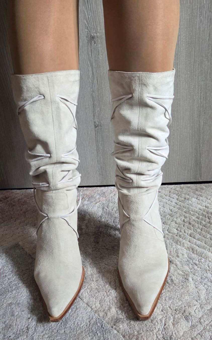Scarpe da donna: Bottes femme en daim. – Usato da Neuchâtel venduto da wikit 2