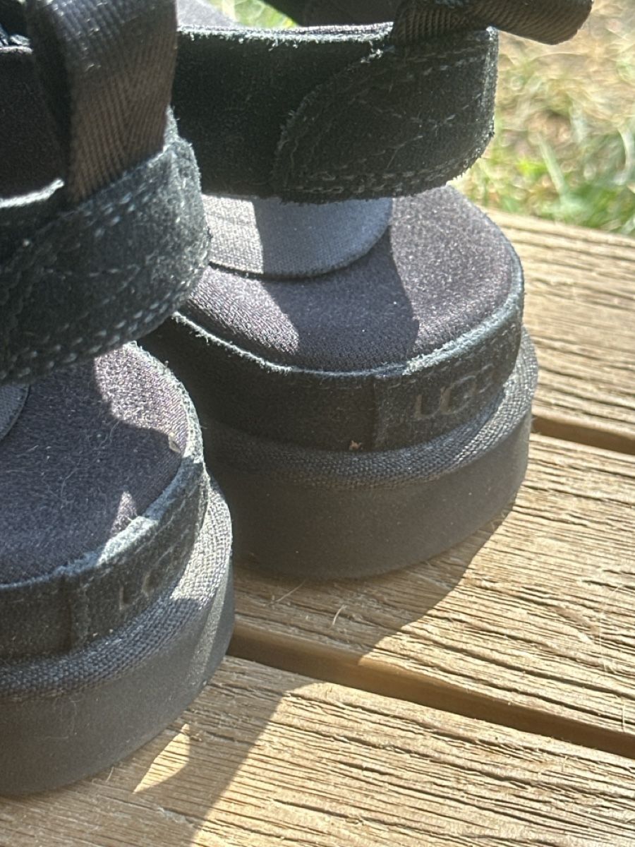 Scarpe da uomo: UGG Sandalen Schwarz in Grösse 39 – Nuovo (secondo la descrizione) da Basel venduto da zur_7jmw 1