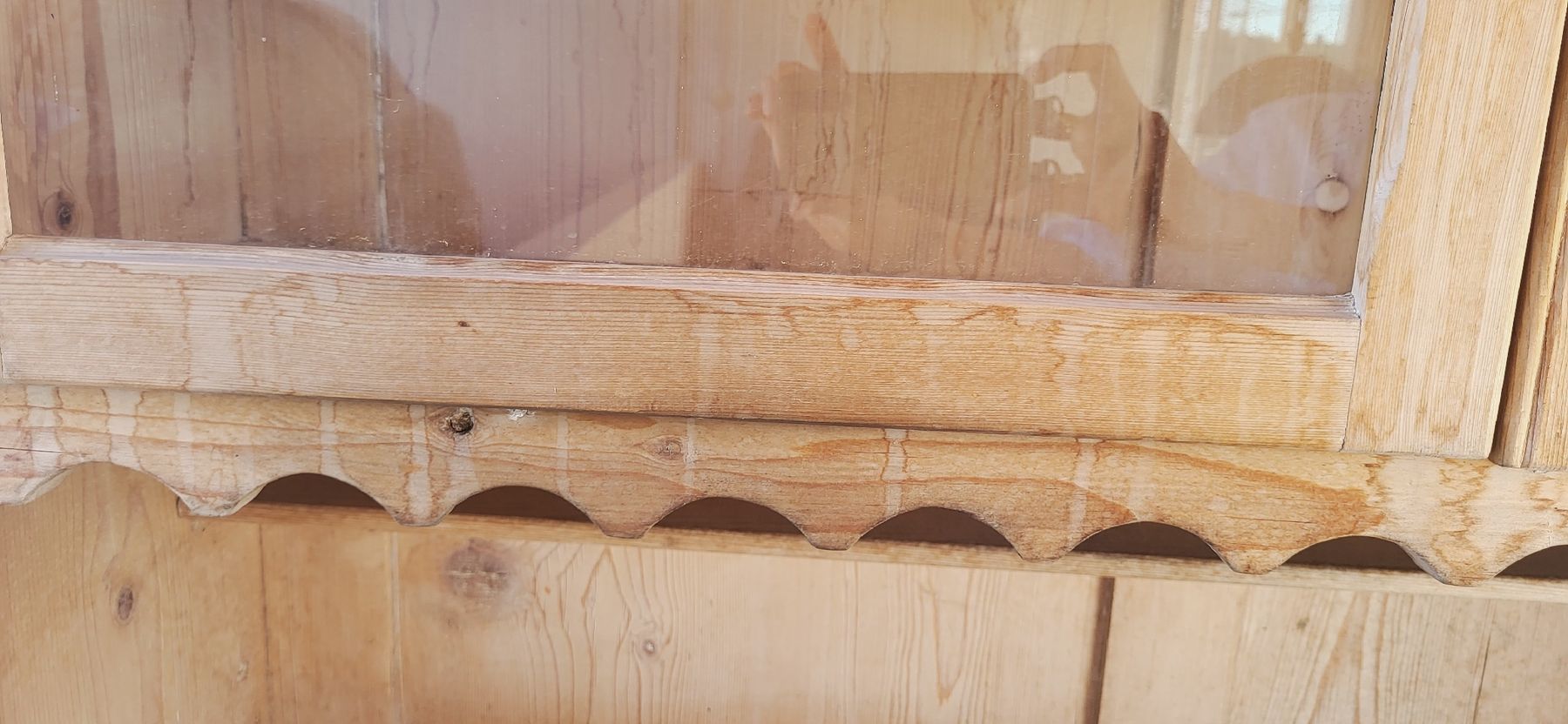 Credenze: Buffetschrank aus Tannenholz hell antik – Usato da Hausen AG venduto da Patlinet 2