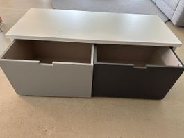 Praktische Ablage- und Spielfläche & Stauraum - Kinderzimmer