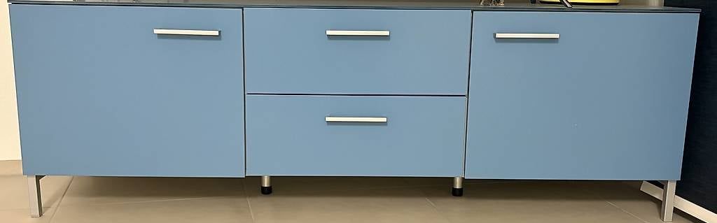 Kommoden: Sideboard  mit Glasplatte – Gebraucht aus Biel-Benken von Niera