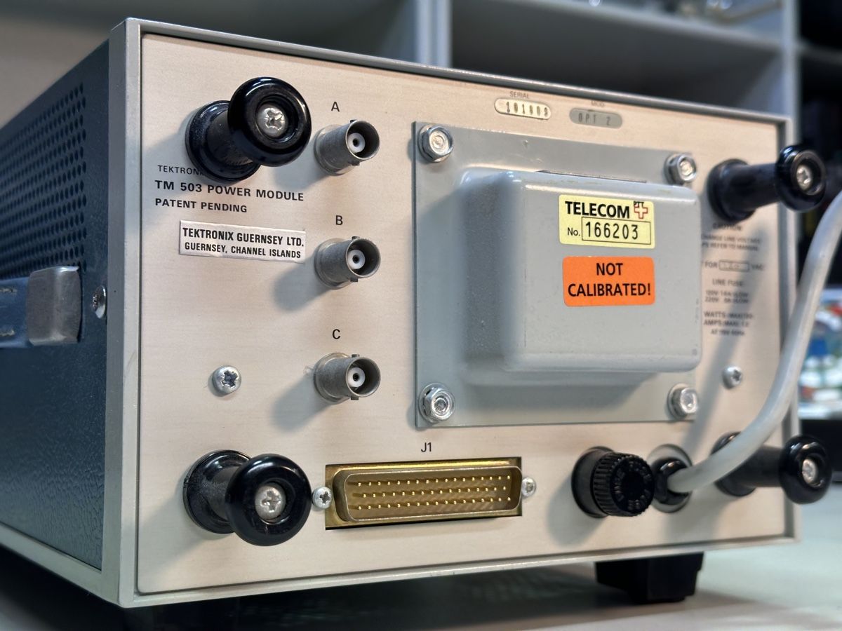 Misurare: Tektronix TM 503 Power Modul – Usato da Wädenswil venduto da HobbyZimmer 6