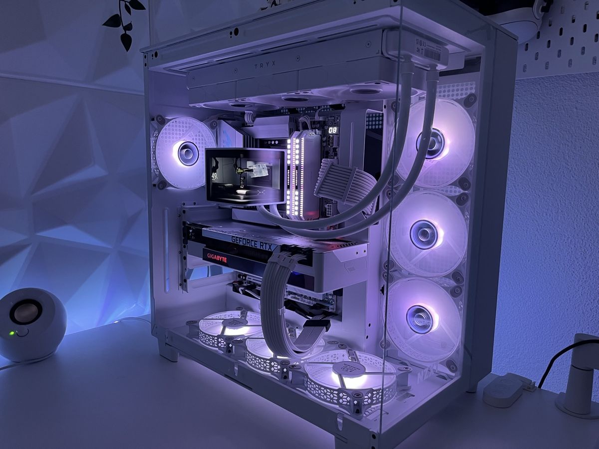 Amd PCs: High-End Gaming PC - White Edition – D'occasion à Bassersdorf par Rogggggger 2
