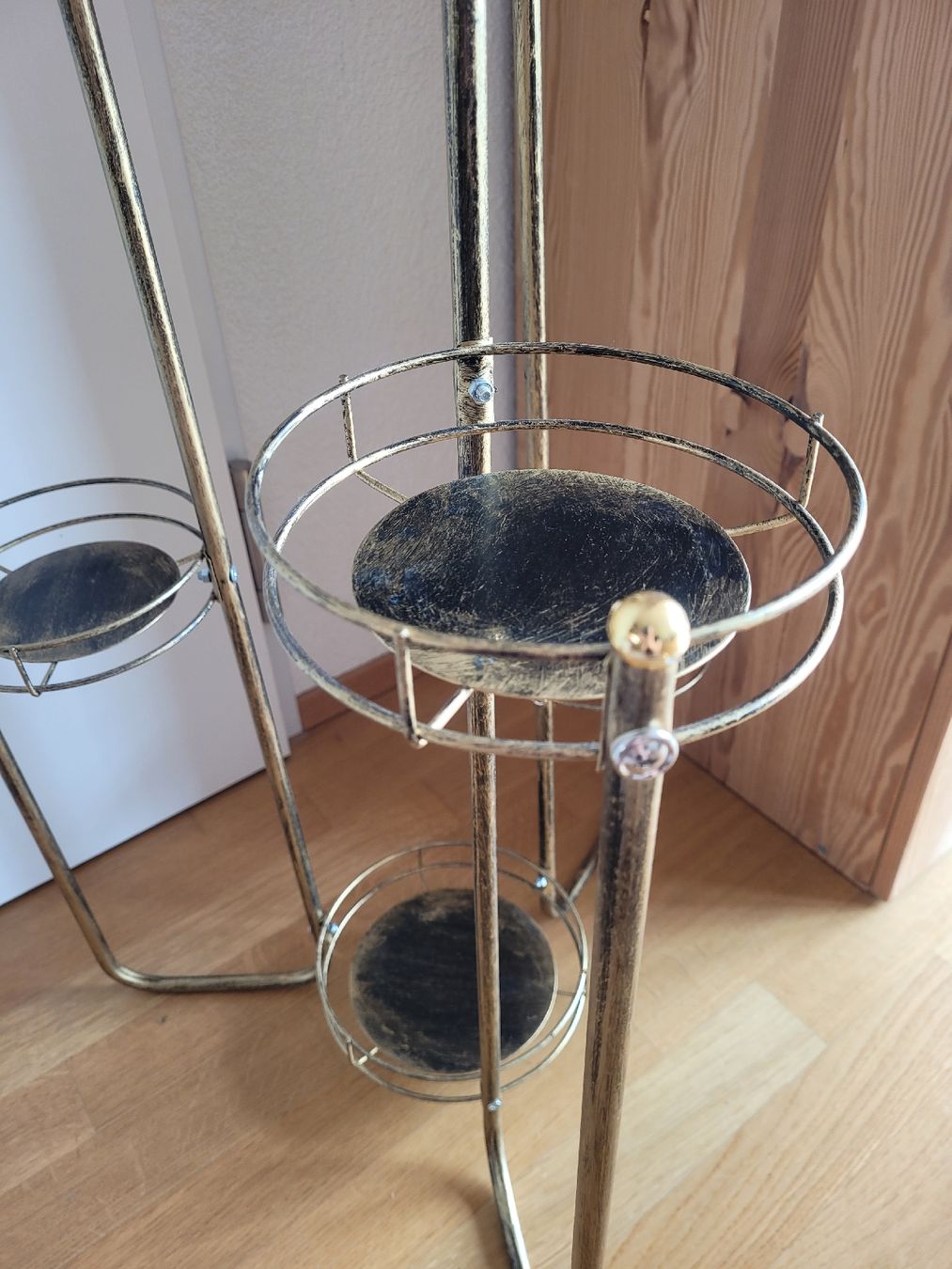 Autres articles pour la maison: Blumenständer Pflanzentreppe – D'occasion à Bern par hitomi112 1