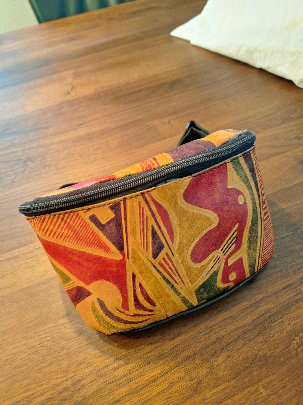 Taschen: Bauchtasche Leder gemustert mit Reissverschluss – Gebraucht aus Spiez von Tanja_Strohmeier026