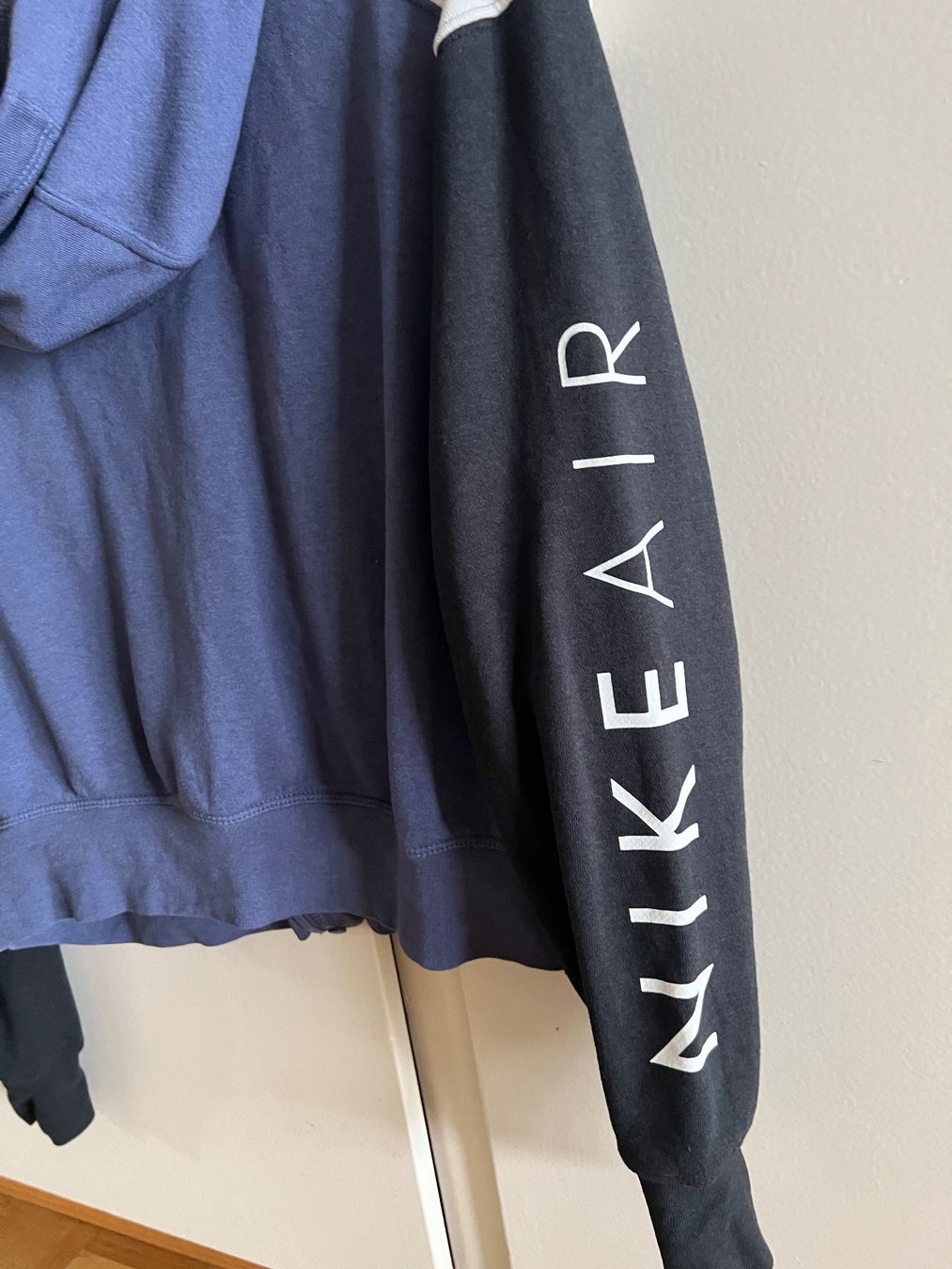 Nike Vestes: Nike Air Sweatshirt Jacke / Grösse M – D'occasion à Effretikon par YaMn 3