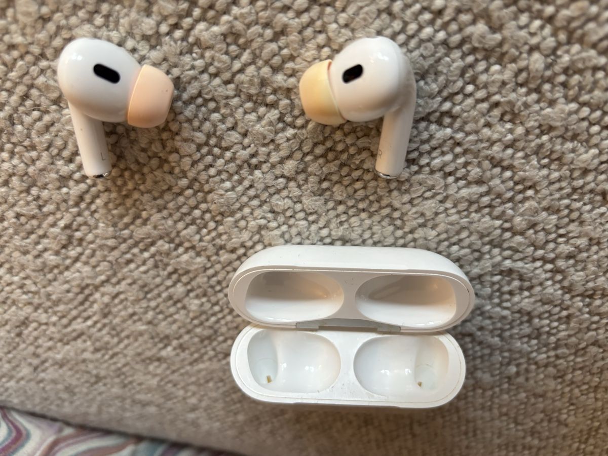 Apple Cuffie: AirPods 2. Generation  – Usato da Bern venduto da Liviasp 2