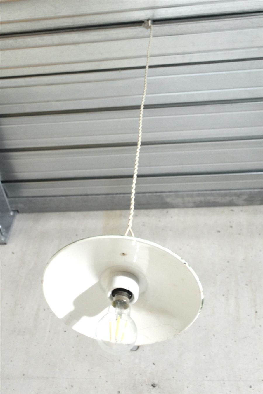 Kronleuchter & Deckenlampen: INDUSTRIEDESIGN - JUGENDSTIL - Lampe, Emaille, um 1910 – Gebraucht aus Bern von kultiges 9