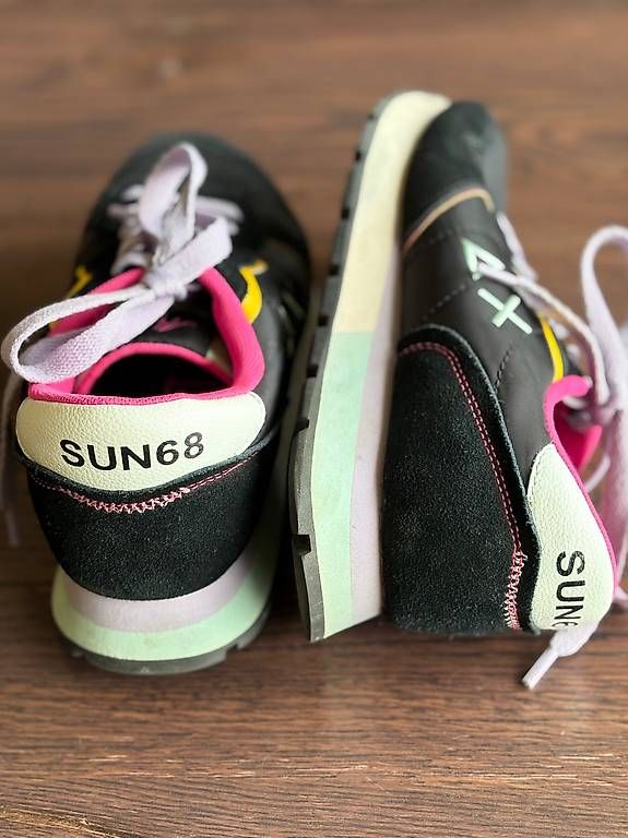 Scarpe da donna: Neuwertige Turnschuhe Grösse 38 – Usato da Hedingen venduto da inf_mjl7 1