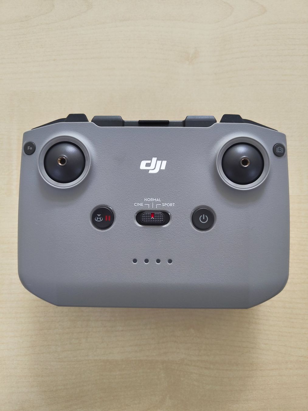 DJI Telecomando: RC DJI – Usato da Porrentruy venduto da inf_lxw7