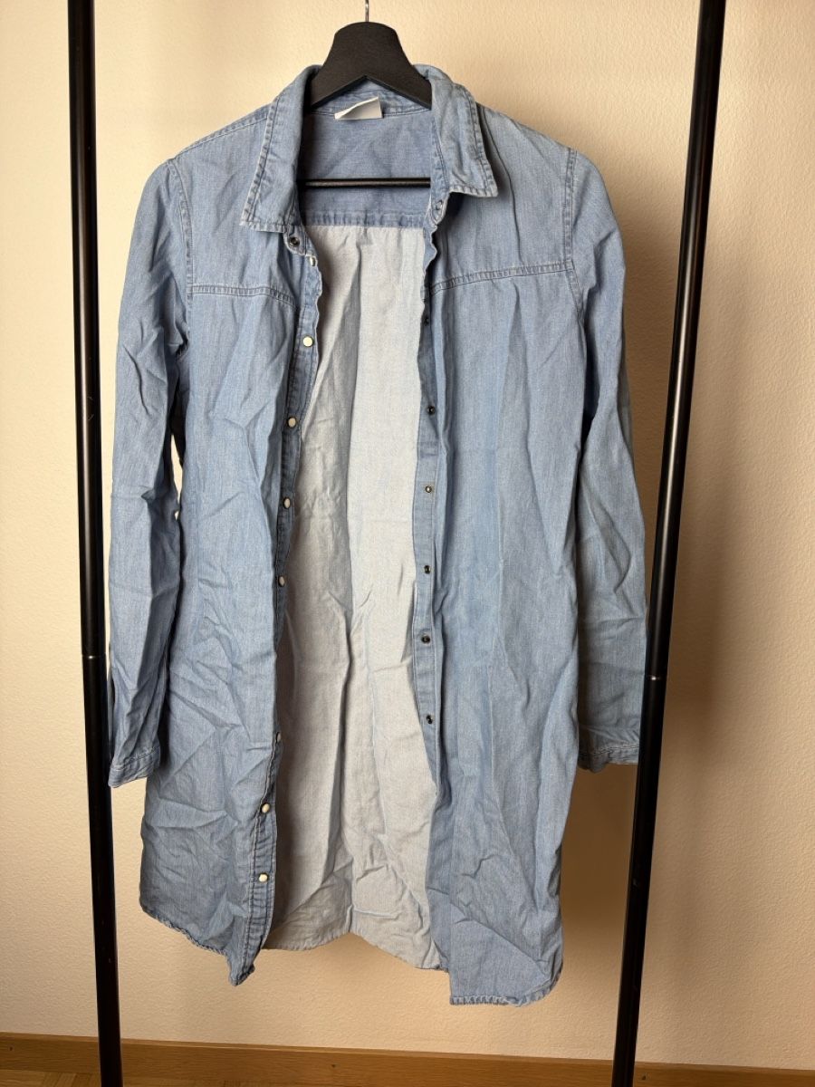 Robes: Vero Moda Jeansblusen Kleid – D'occasion à Bülach par rei_d6tw