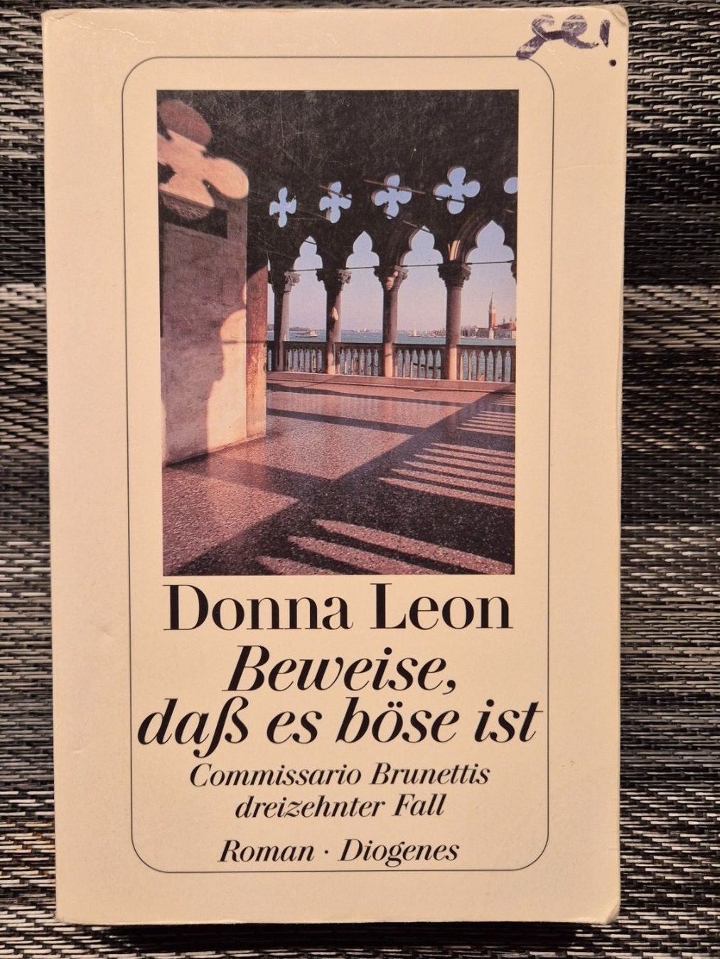 Libri: Donna Leon: "Beweise, dass es böse ist" – Usato da Rüttenen venduto da Mushorn