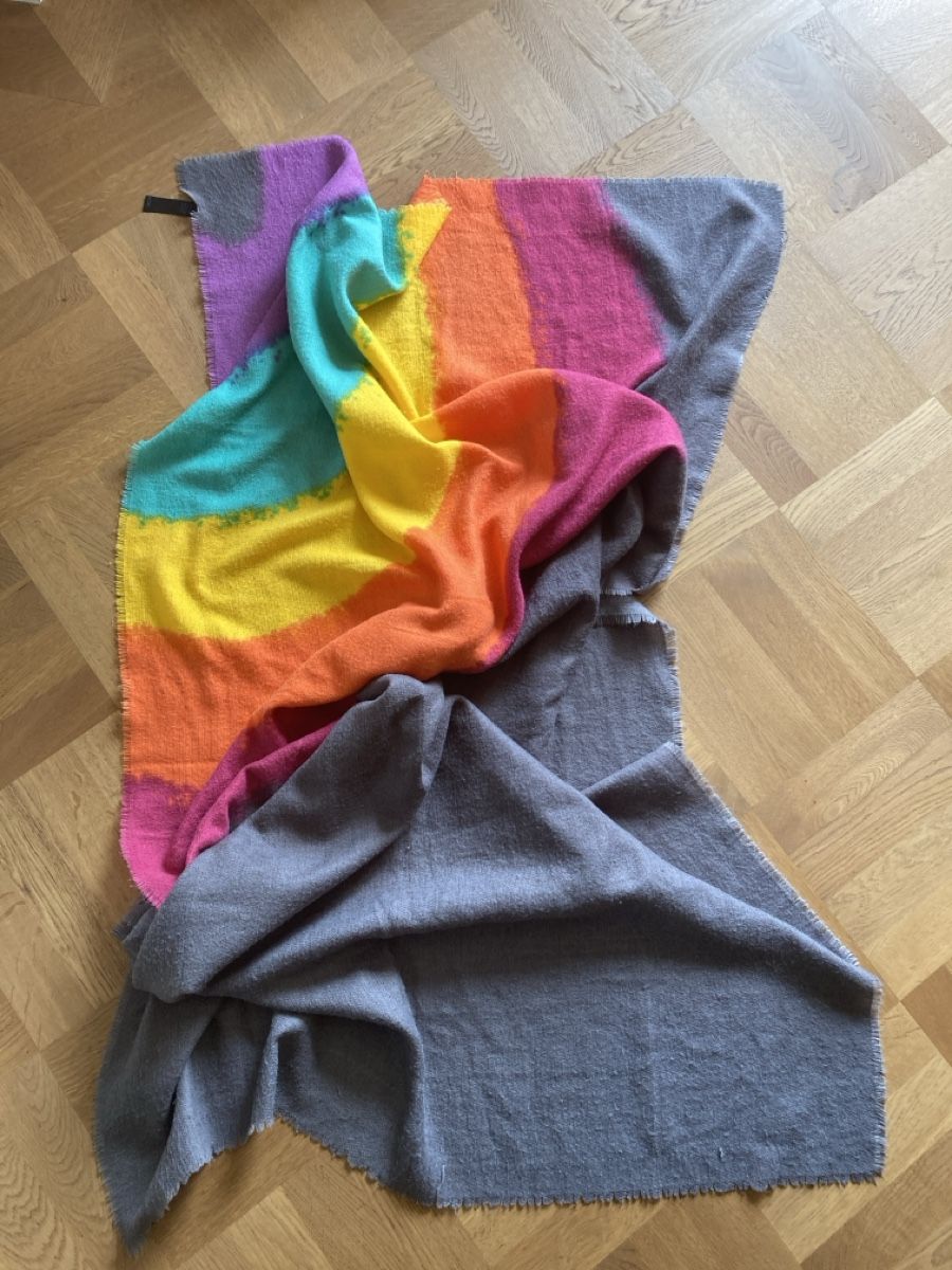 Sonstige Mädchenkleider: Accessorize Schal Tuch Regenbogen grau top – Gebraucht aus Bern von nelke08 2