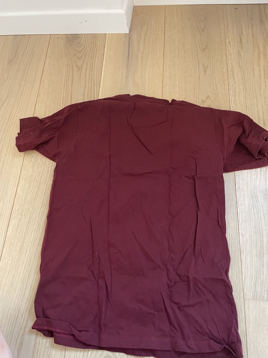 Fiorucci T-shirt: Weinrotes Fiorucci T-Shirt – Nuovo (secondo la descrizione) da Uitikon Waldegg venduto da lor_b2rv 1