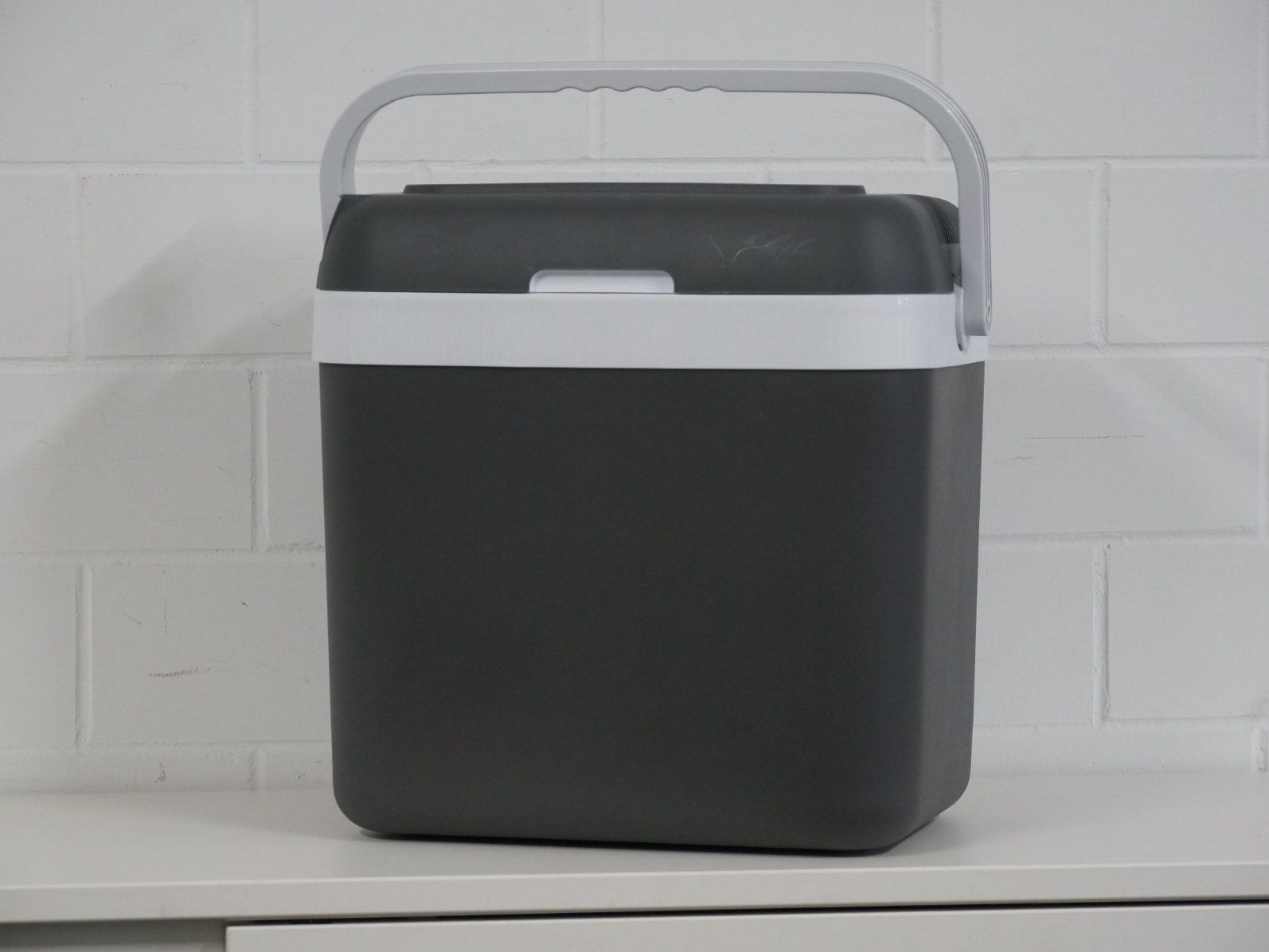 Frigoriferi & Refrigeratori: ELEGO Kühlbox 32L – Nuovo (secondo la descrizione) da Rüti ZH venduto da Restwert_Rueti_ZH