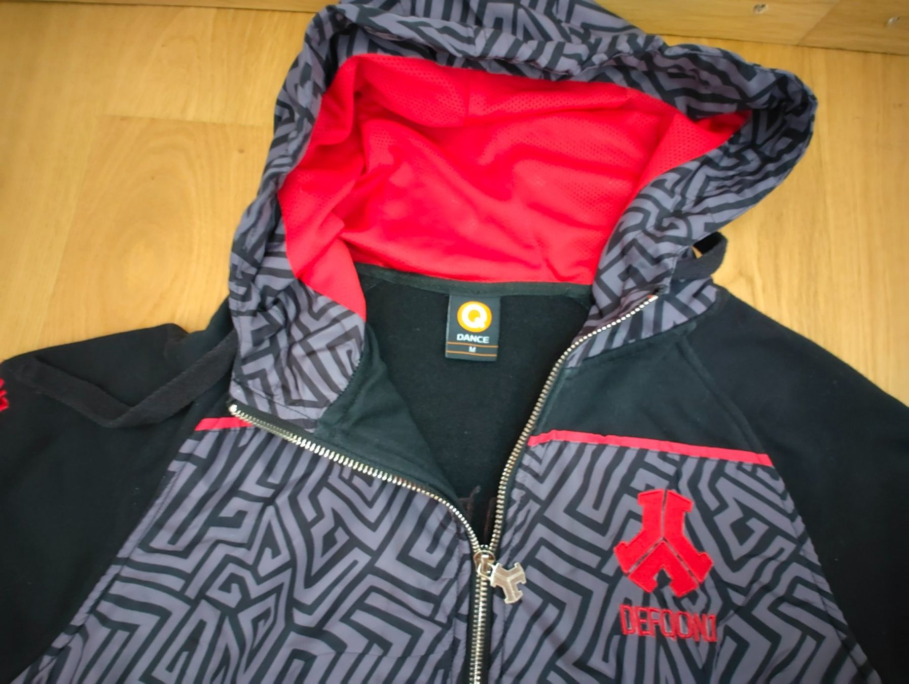 Pullover & Sweatshirts: Defqon.1 Hoody / Kapuzenpullover – Gebraucht aus Schwyz von Balmer92 1