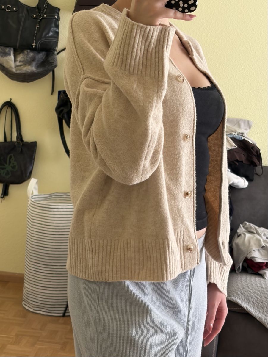 Pullover & Sweatshirts: Cardigan Beige – Neu (gemäss Beschreibung) aus Basel von pau_w9yw 2