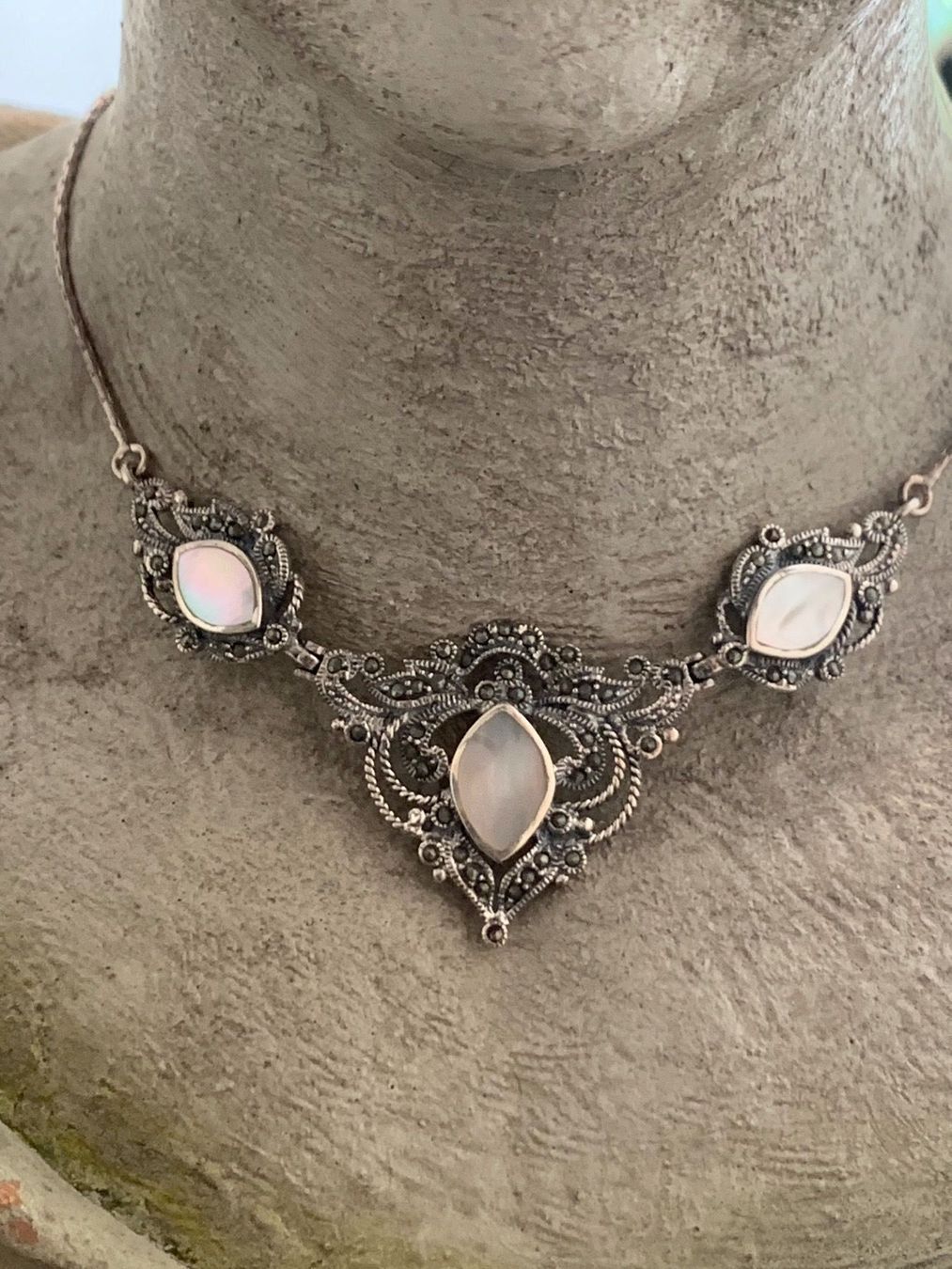 Catenine: Halskette Collier Silber Perlmutter Markasiten wunderschön! – Nuovo (secondo la descrizione) da Bern venduto da Jiffy 2