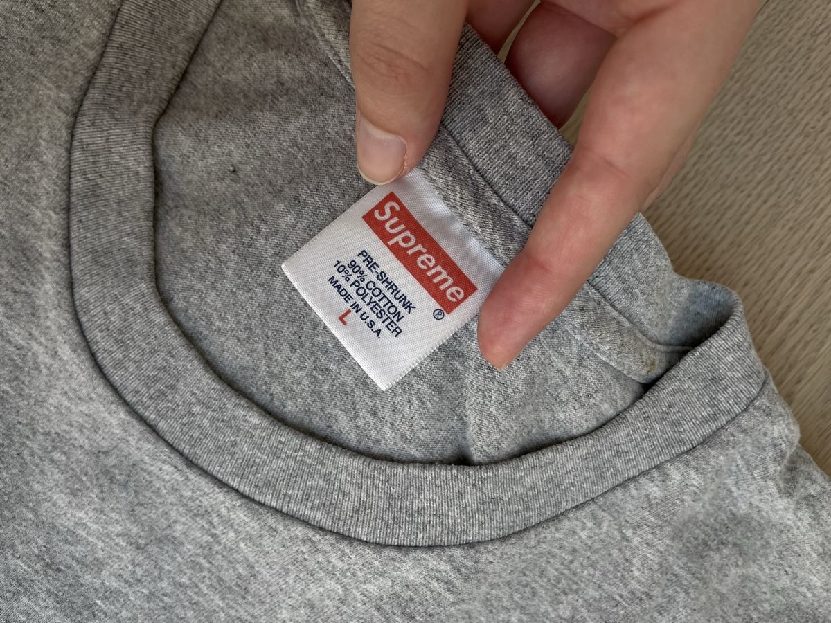 Supreme T-Shirts: Supreme T-Shirt Grau mit Spruch, Grösse L – Gebraucht aus Birmensdorf ZH von nin.am 3
