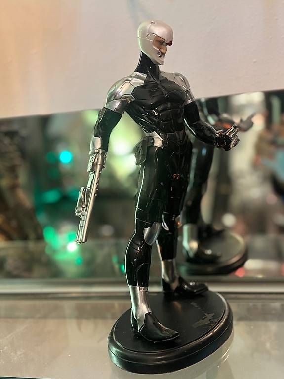 Statuette: Cyber-Ninja 1:6 Statue aus Resin – Usato da Zürich venduto da samg00dy 2