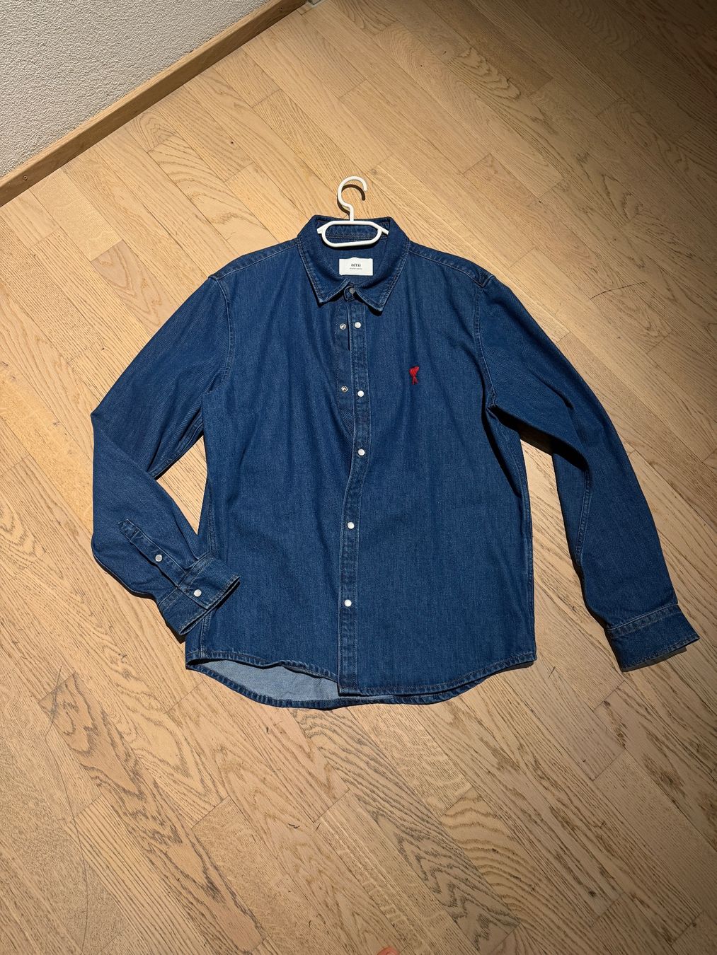 Camicie: AMI DE COEUR HEMD AUS BLAUER DENIM-BAUMWOLLE – Nuovo (secondo la descrizione) da Hettlingen venduto da blu_tb6z