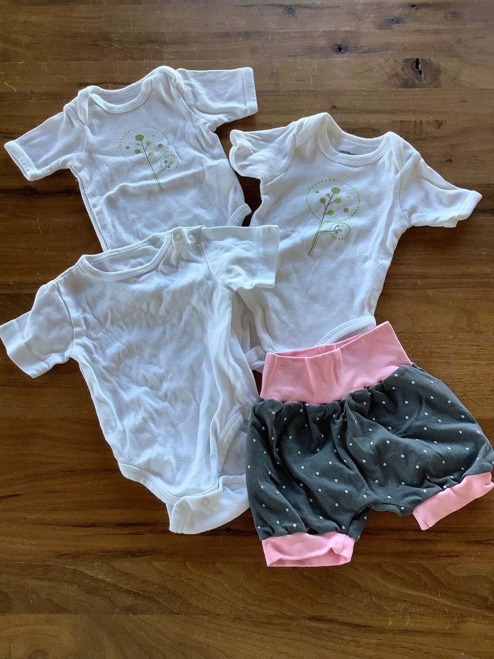 Lotti & Set di vestiti: Kleiderset Mädchen Grösse 50/56 – Usato da Ursenbach venduto da dia24 1