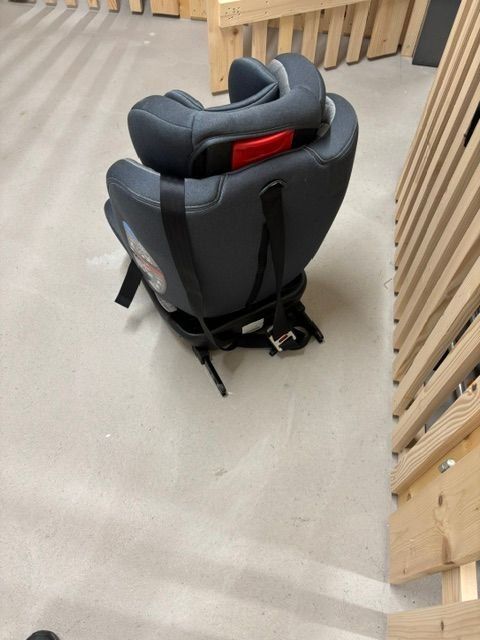 Seggiolini per auto: Gebrauchter  Kinderautositz (0-18kg) – Usato da Zürich venduto da bergacker 1