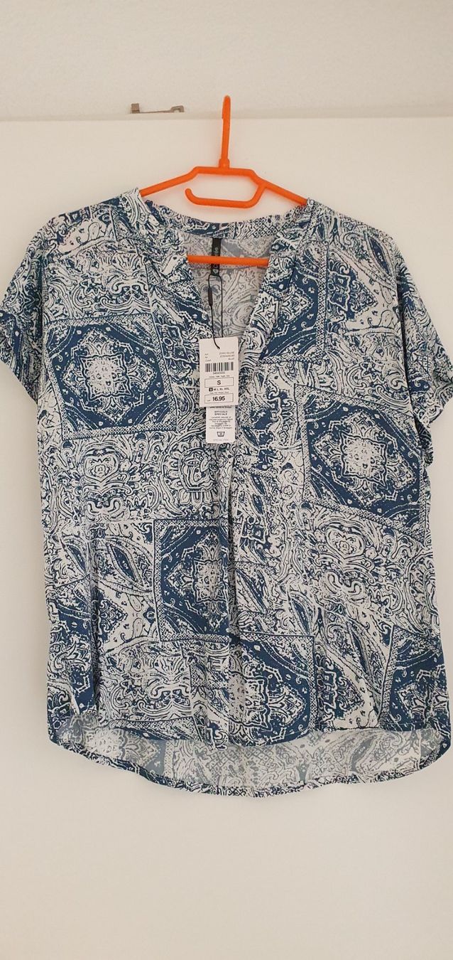 Camicette: Neue Bluse kurzarm, Gr. S – Nuovo e nell'imballaggio originale da Wallenwil venduto da Rainbow45