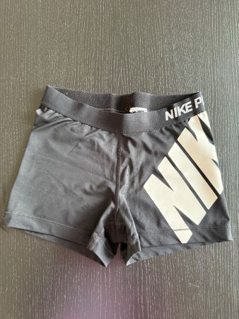 Nike Pro Shorts Grösse L (klein geschnitten)