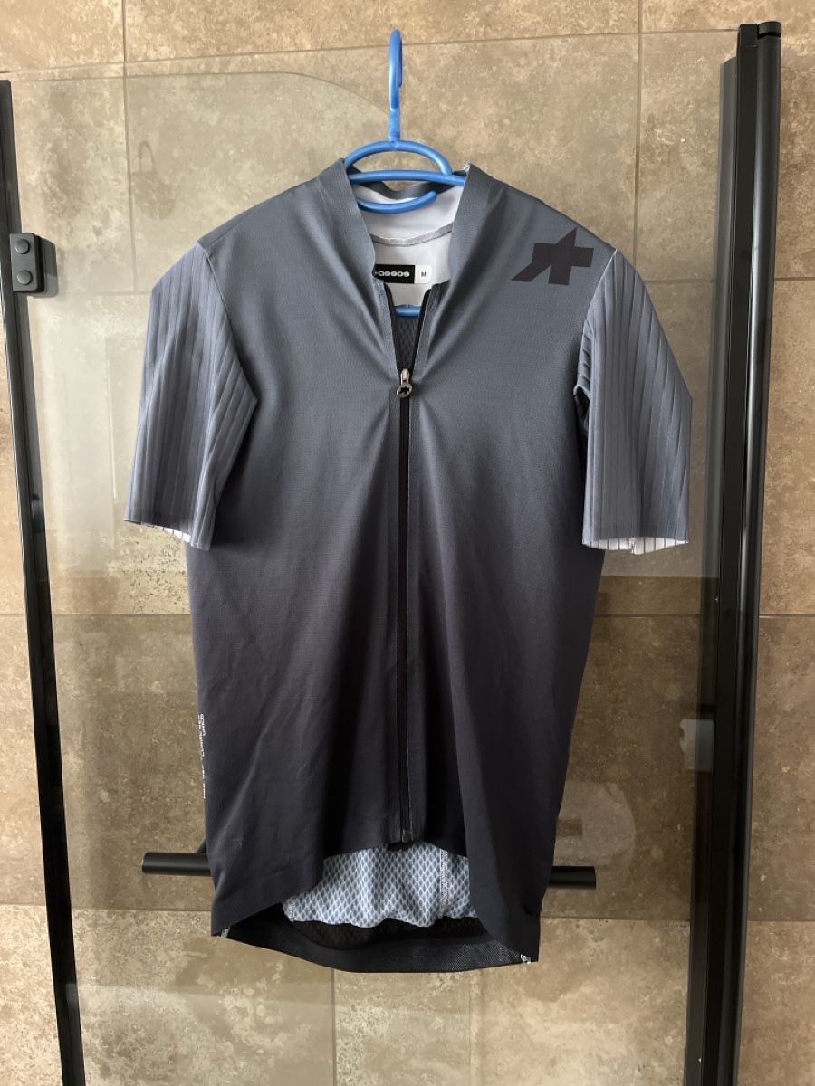 Assos Canottiere & Pantaloni: Assos Trikot Equipe RS S11  – Usato da Rain venduto da swmxman 1