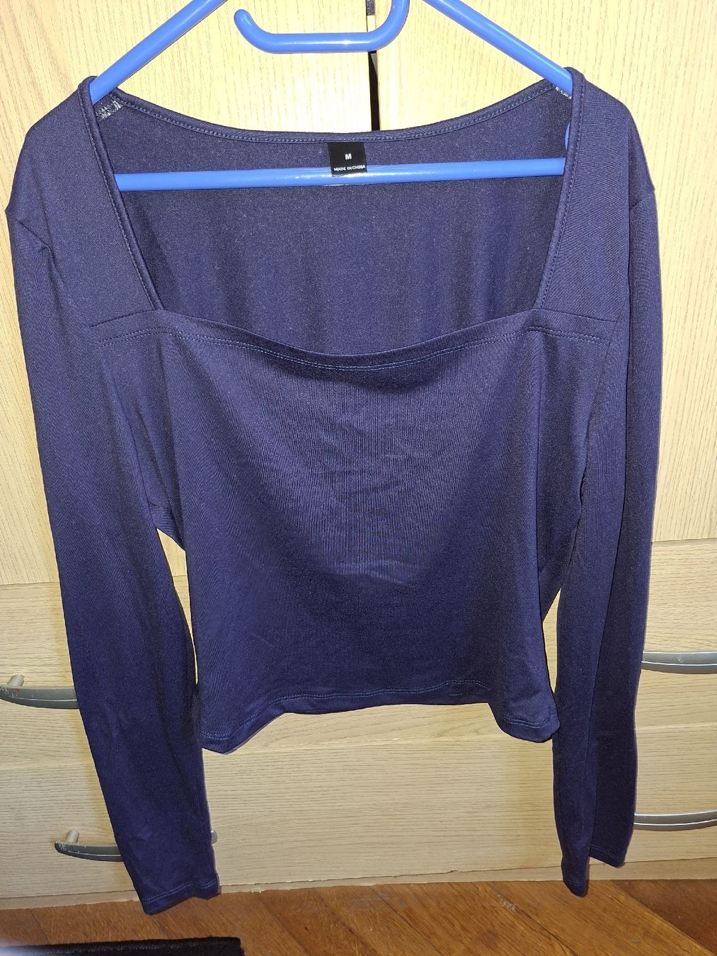 Top: Pull manches longues bleu marine, taille S/M – Nuovo (secondo la descrizione) da Lausanne venduto da Cassandra11 1