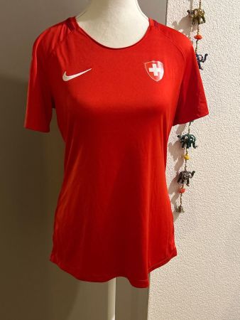 Nike Damen Suisse Trainingsshirt rot Dri-Fit Gr. M