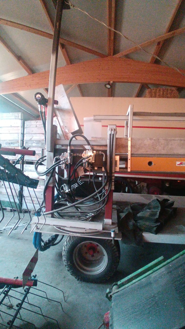 Toutes les machines: Ernteanhänger mit Förderband – D'occasion à Wohlen AG par sachs505 1