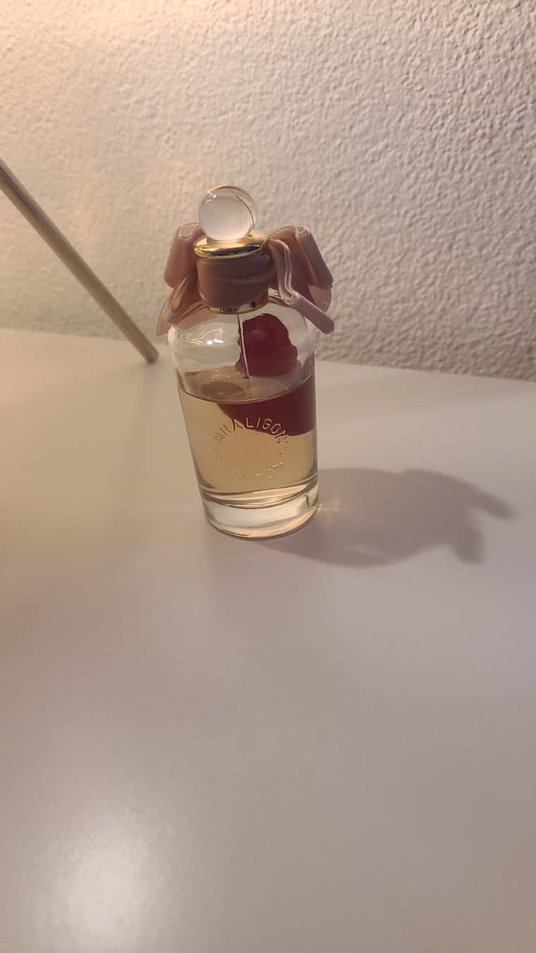 Penhaligon's Parfum & Eau de Toilette: Penhaligon's The Favourite Eau de Parfum – Gebraucht aus Aristau von rap_6nvq 1