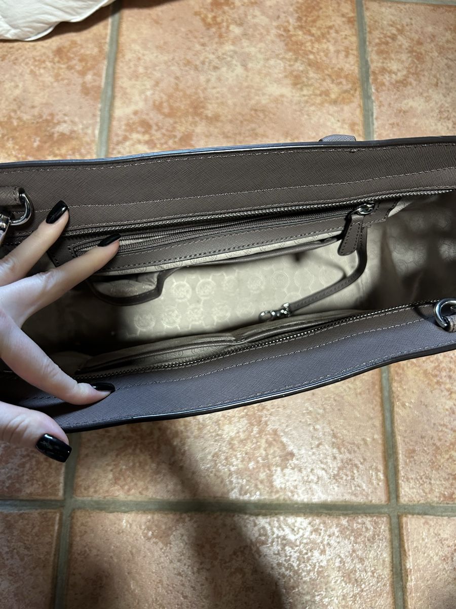 Michael Kors Borse da donna: Vendo Micheal Kors – Usato da Arogno venduto da alt_g2f2 1