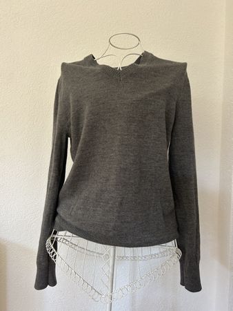 grauer merinopullover