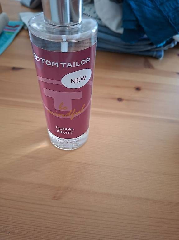 Profumi & Eau de Toilette: Profumo per corpo Tom Tailor 250 ml – Usato da Lamone venduto da pau_7nk2 3