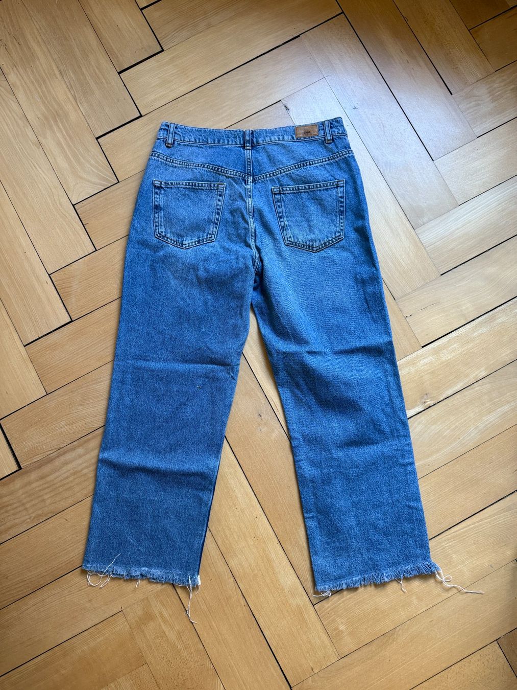 Zara Jeans: ZARA - Straight Jeans blau 40 – Usato da Zürich venduto da Diazaio 2