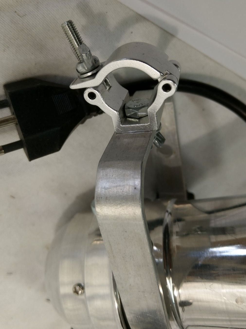 Fari: Par16 Deko Scheinwerfer mit Clamp  (x978) – Usato da Däniken SO venduto da Profog1 2