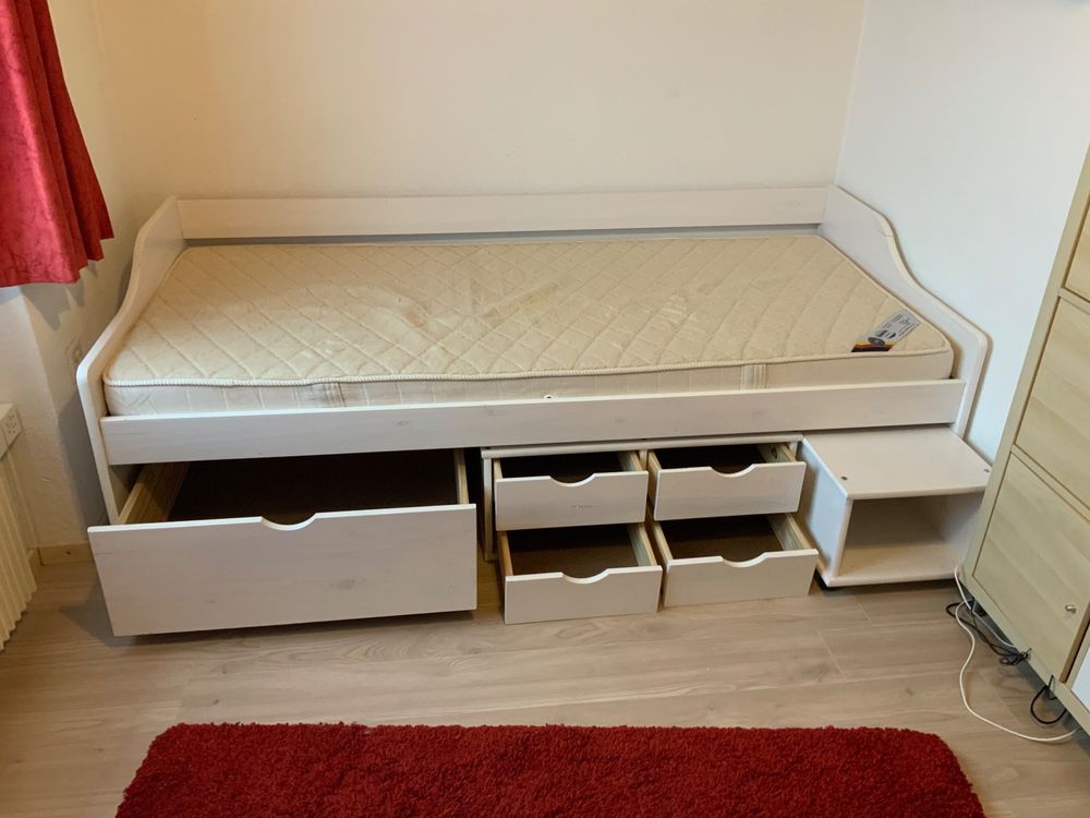 Bett inkl. Matratze und Lattenrost Echtholz lackiert Kaufen auf Ricardo