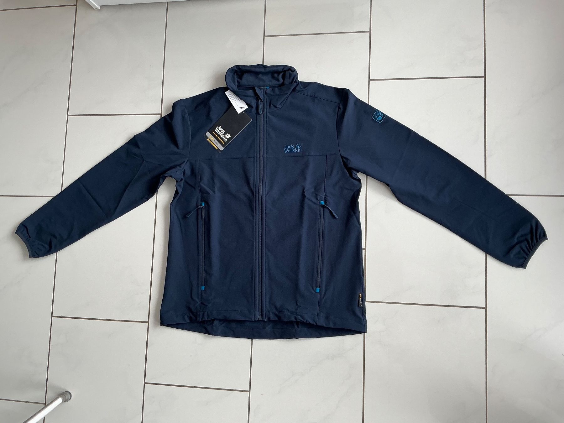 Jack Wolfskin Giacche: Neue Softshell Jacke Gr.M von Jack Wolfskin – Nuovo e nell'imballaggio originale da Biel-Benken BL venduto da Sahra1 1