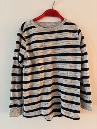Tolles Langarmshirt Gr. 122, Next