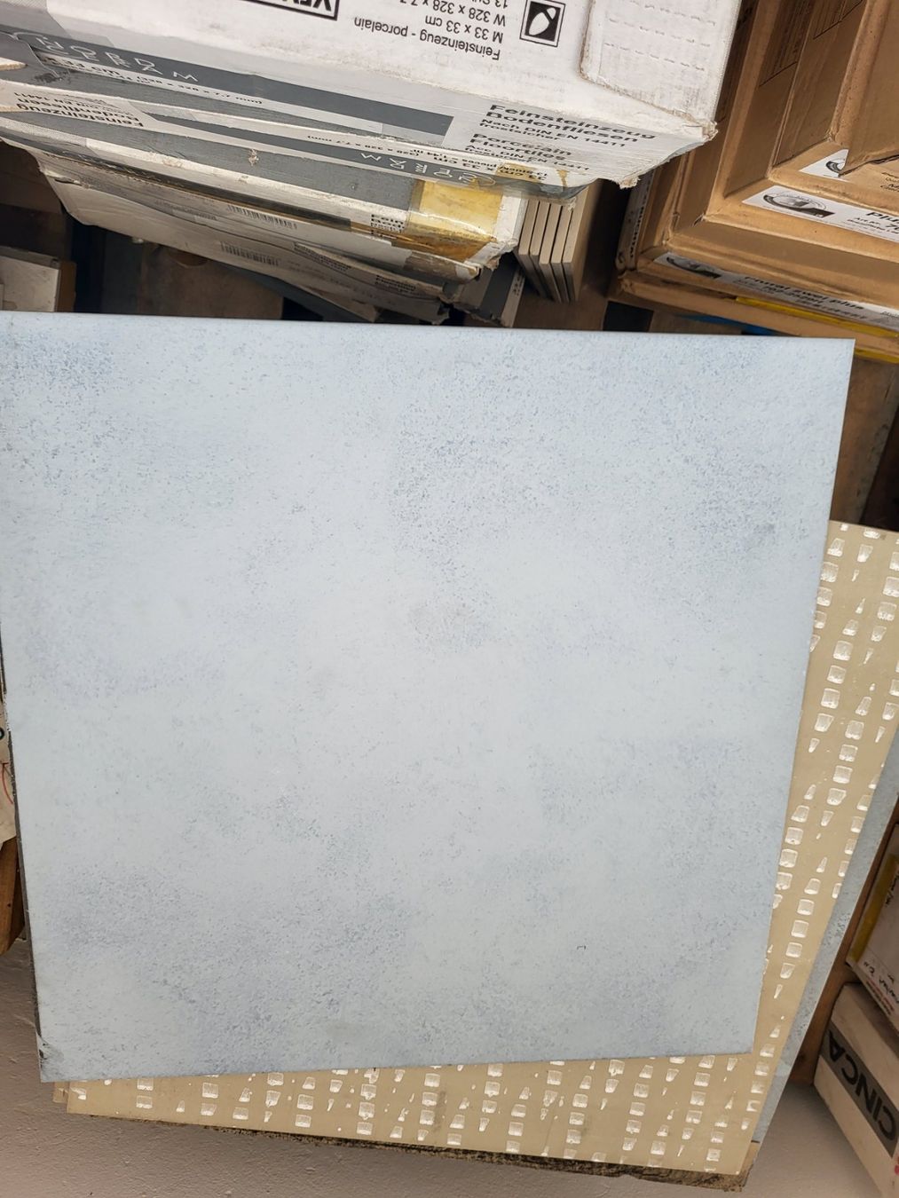 Rivestimenti per pavimenti: Bodenplatten 60x 60 cm hellblau ca.11m² / S 71 – Nuovo (secondo la descrizione) da Diessenhofen venduto da Osio