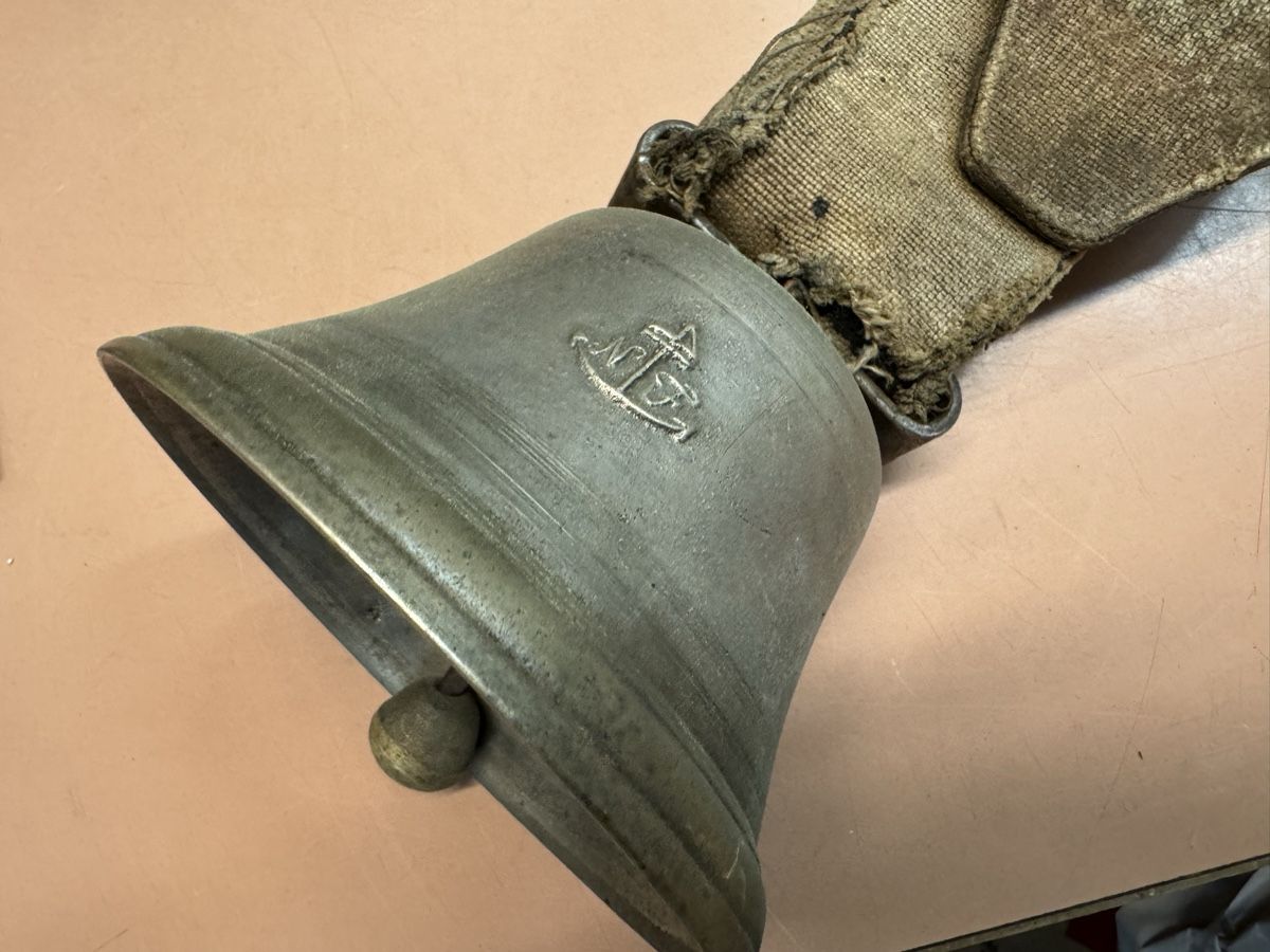 Campanacci mucche: Glocke mit Inizialen verziert  – Usato da Chur venduto da Meriva0 2