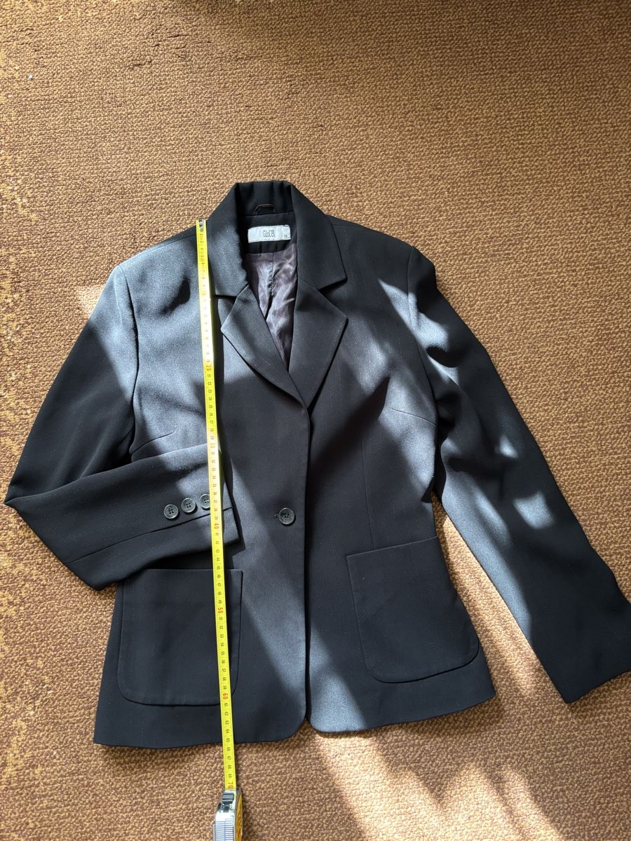 Lotti di vestiti: Ensemble – Usato da Genève venduto da Second_Hand_Ch 5