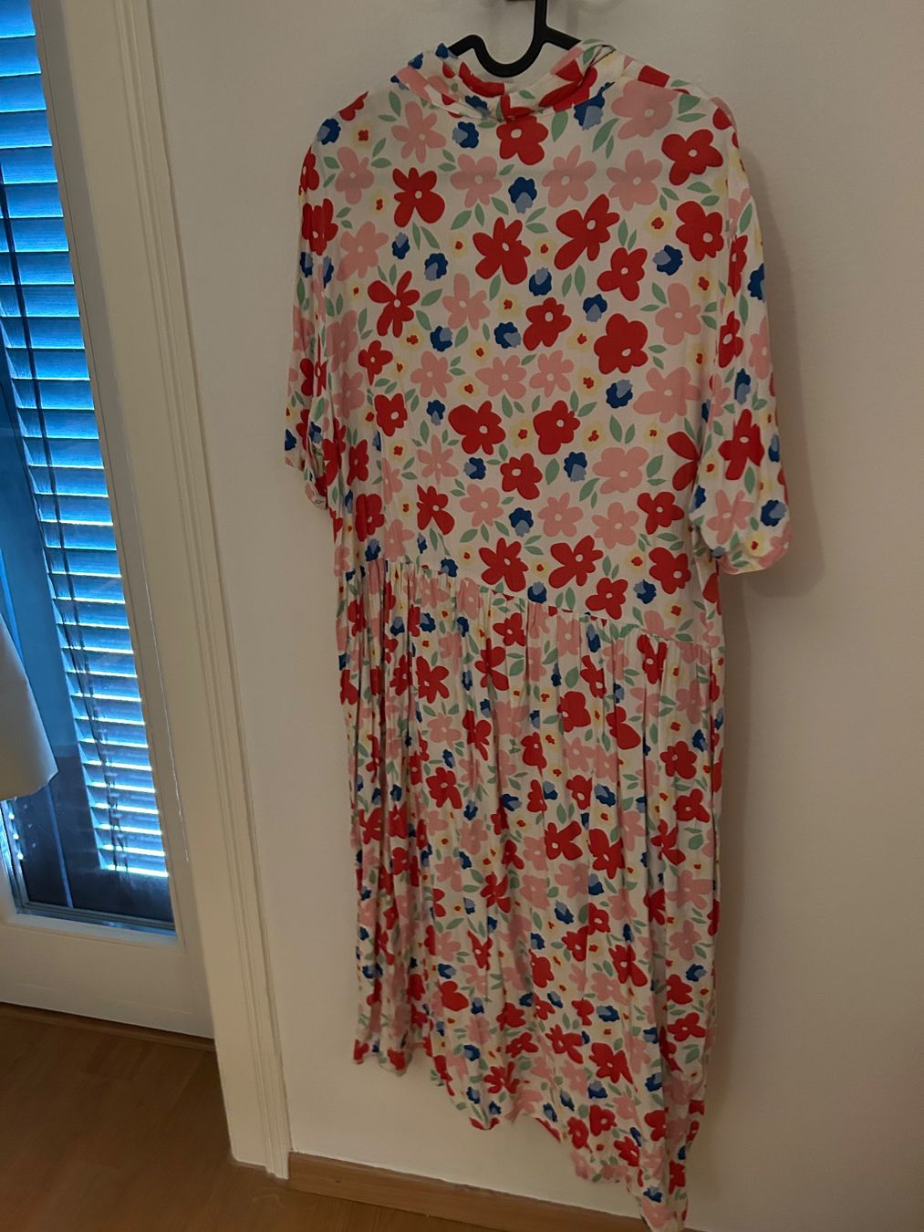Monki Vestiti: Kleid, Monki,  Blumenmuster, Gr. L – Usato da Luzern venduto da bettygreen 1