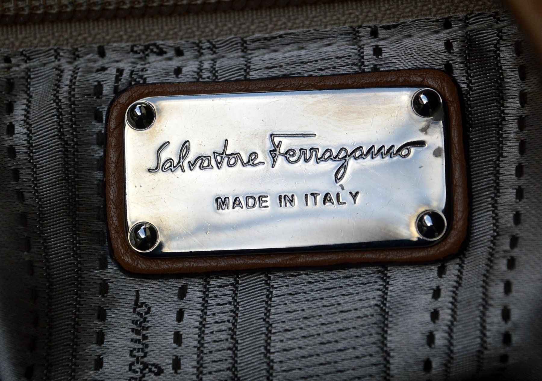 Salvatore Ferragamo Taschen für Damen: Tasche / sac Salvatore Ferragamo – Gebraucht aus Collonges von Auganien 9