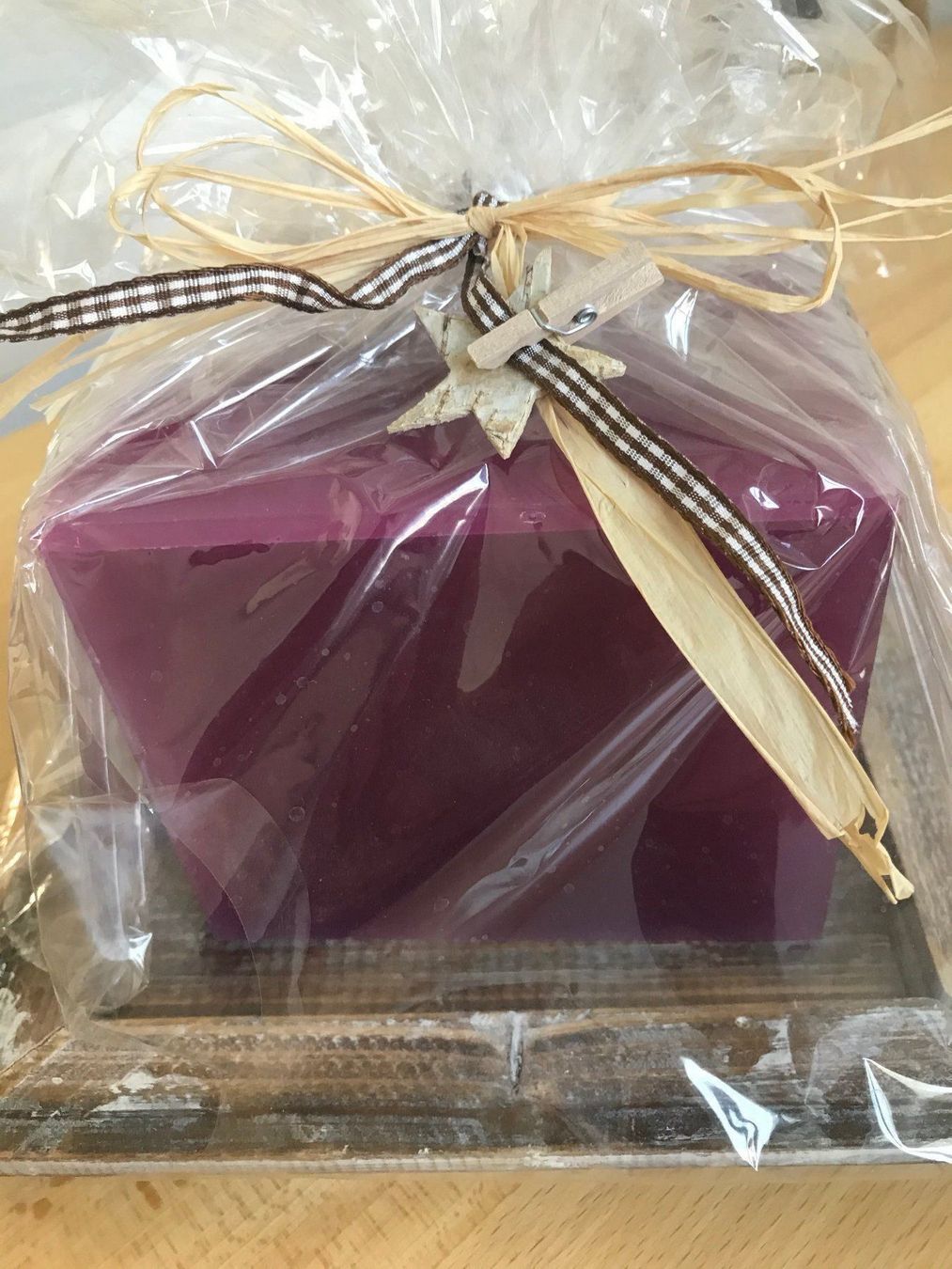 Kerzen: Kerze mit Holzuntersatz, dunkelrot, – Neu und originalverpackt aus Bern von antigua13 2